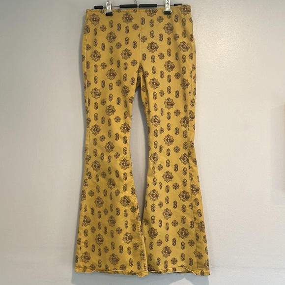 We the Free Geometric Flare Bell Bottom Retro Boho Jeans Mustard Yellow Sz 31 - Picture 4 of 16